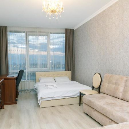 Apart Assistant On Smart Plaza Киев Екстериор снимка