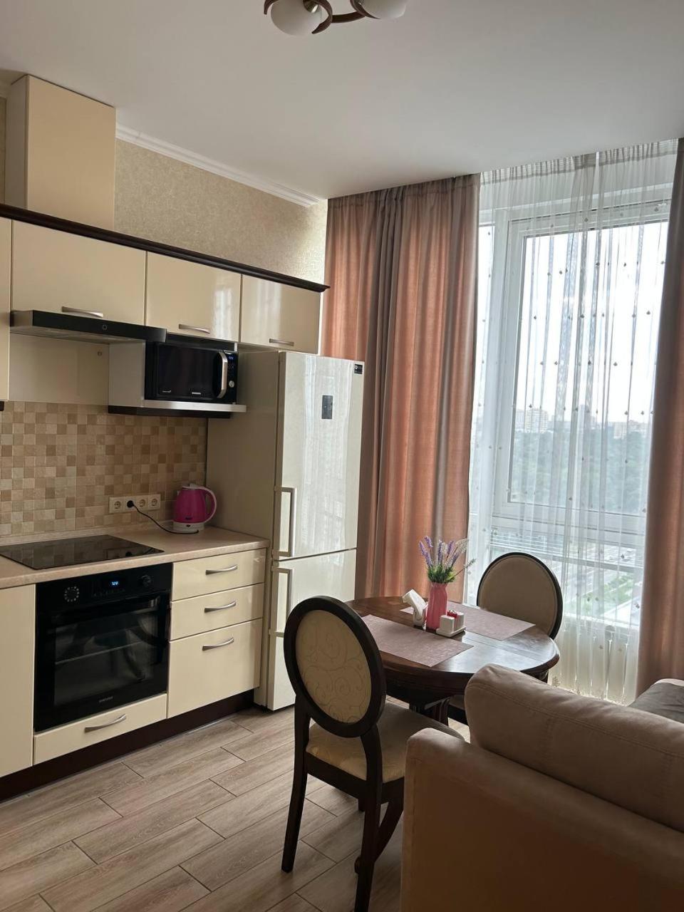 Apart Assistant On Smart Plaza Киев Екстериор снимка