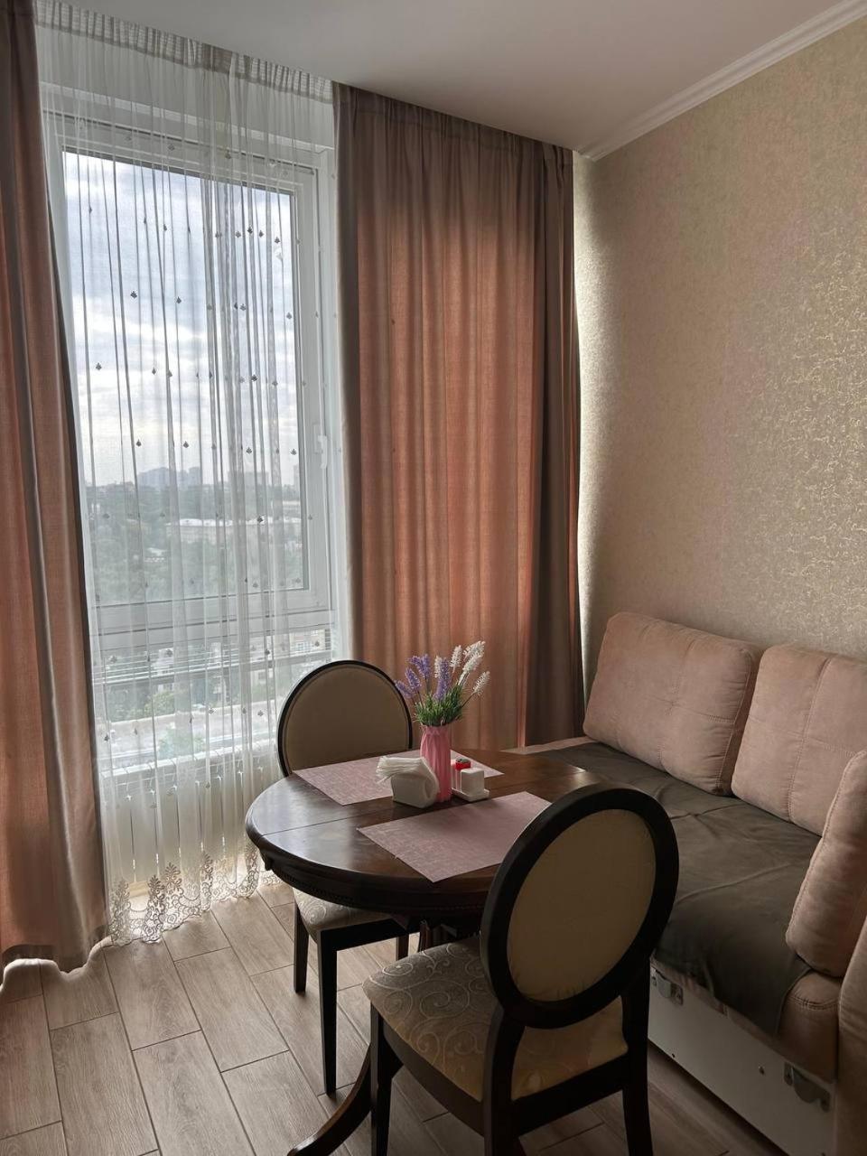Apart Assistant On Smart Plaza Киев Екстериор снимка
