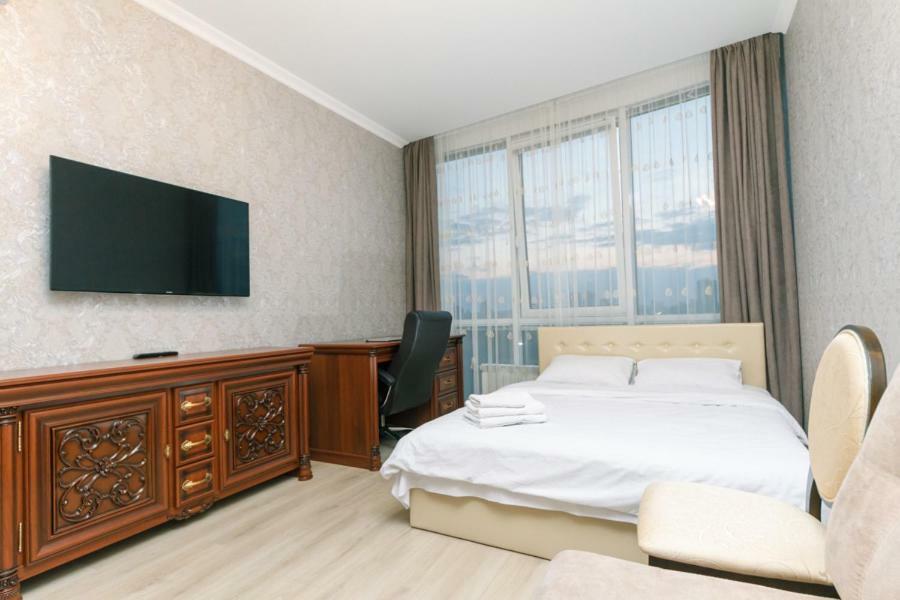 Apart Assistant On Smart Plaza Киев Екстериор снимка